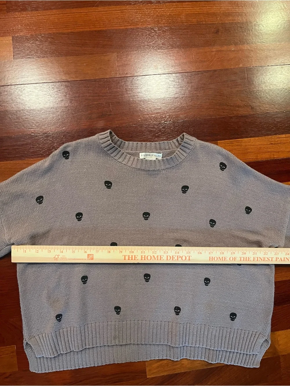 Sincerely Jules Lavender Gray Crewneck Sweater with Black Skull Motif Sz Small - Picture 6 of 6